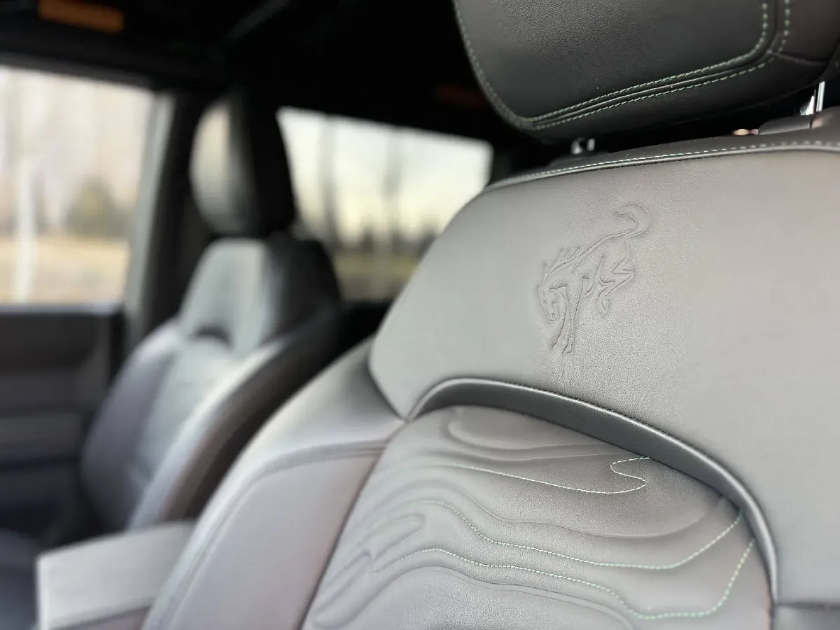 2024 Ford Bronco 2.3T 275HP L4 10AT,autocango,china used car exporter,china ev exporter,chinese used car exporter,chinese used ev exporter