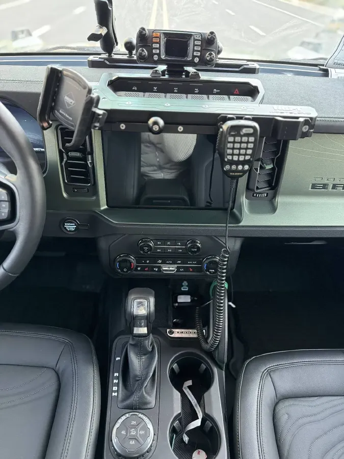 2024 Ford Bronco 2.3T 275HP L4 10AT,autocango,china used car exporter,china ev exporter,chinese used car exporter,chinese used ev exporter