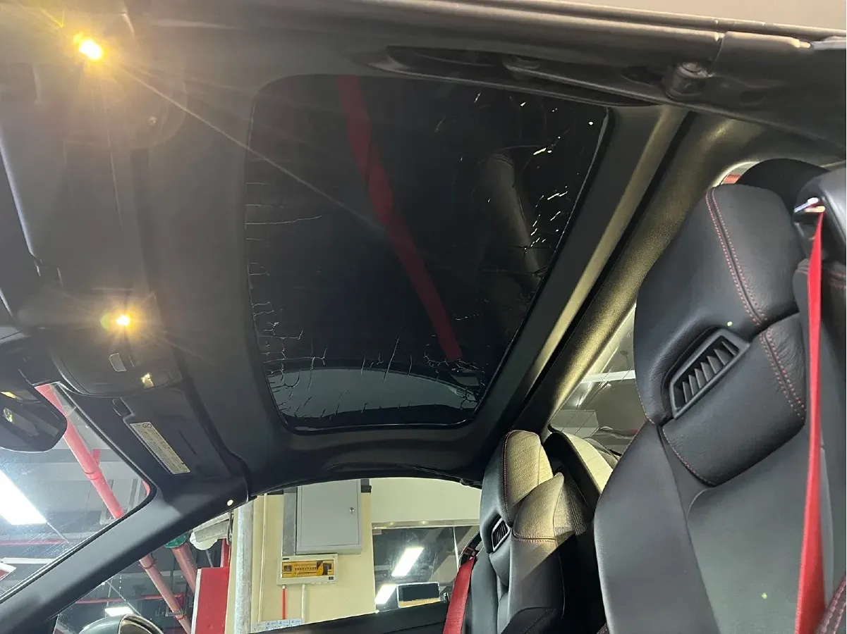 2011 Mercedes-Benz SLK Class 3.5L 306HP V6 7AT,autocango,china used car exporter,china ev exporter,chinese used car exporter,chinese used ev exporter