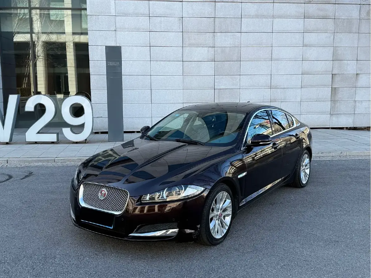 2014 Jaguar XF 2.0T 240HP L4 8AT