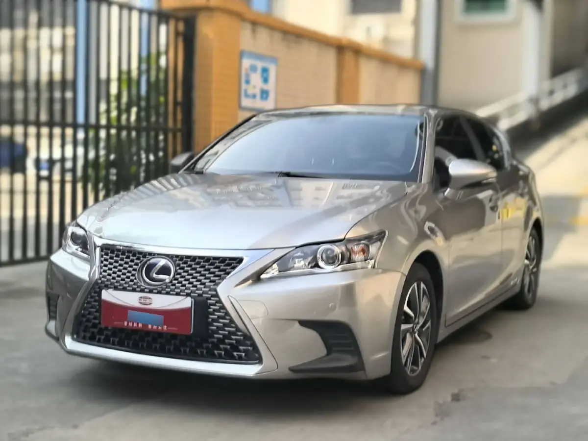 2017 Lexus CT 1.8L 99HP L4 E-CVT Hybrid