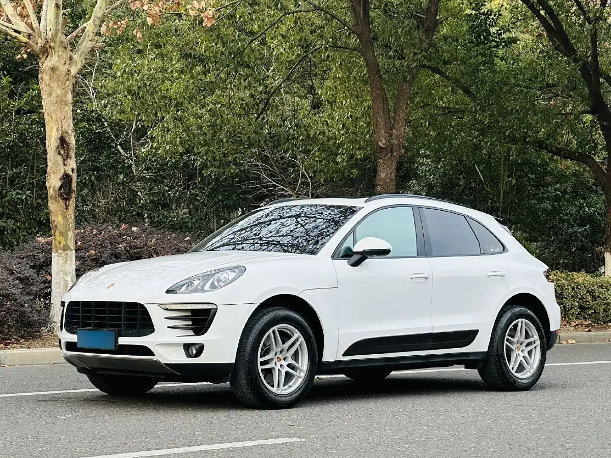 2016 Porsche Macan 2.0T 237HP L4 7DCT