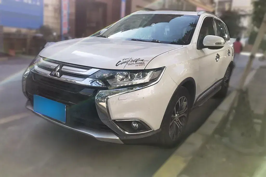 2016 Mitsubishi Outlander 2.4L 192HP L4 CVT