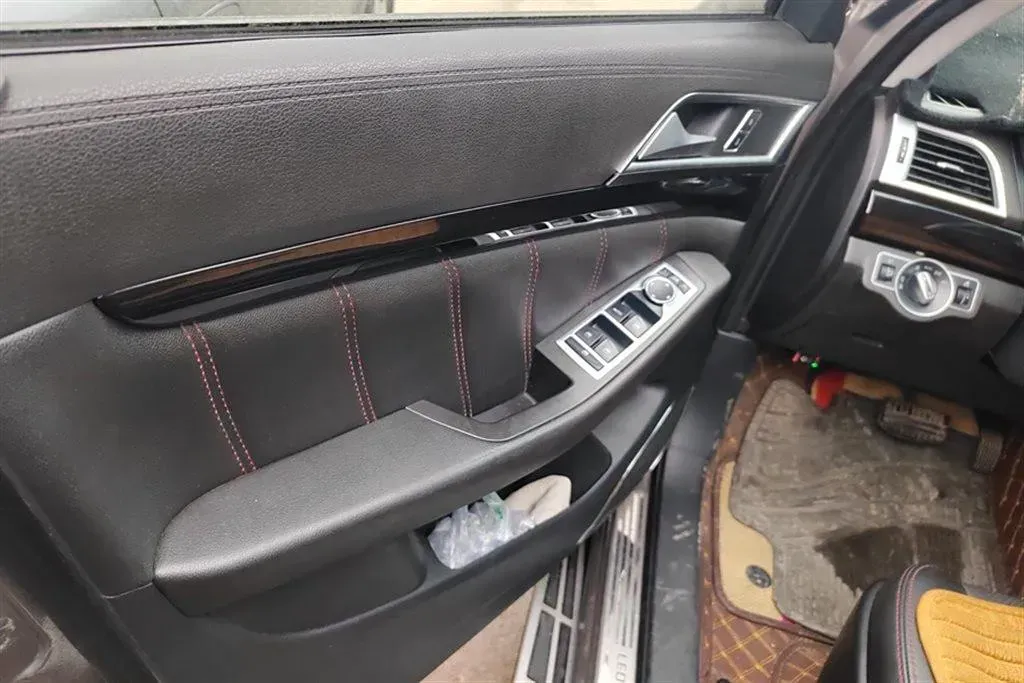 2017 Leopaard CS10 2.0T 177HP L4 6DCT,autocango,china used car exporter,china ev exporter,chinese used car exporter,chinese used ev exporter