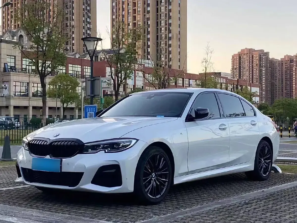 2022 BMW 3 Series 2.0T 184HP L4 8AT