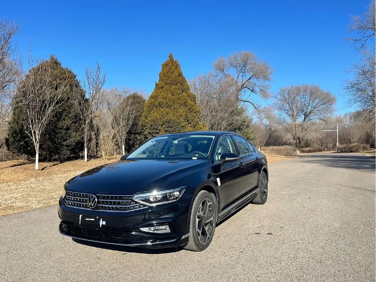 2025 Volkswagen Magotan 2.0T 186HP L4 7DCT