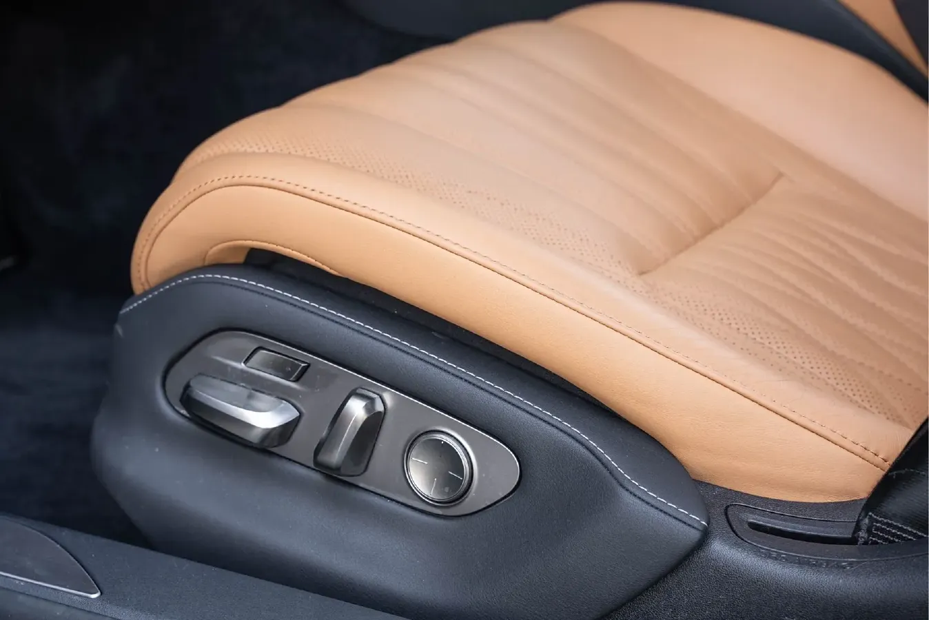 2021 Lexus LS 3.5L 299HP V6 E-CVT Hybrid,autocango,china used car exporter,china ev exporter,chinese used car exporter,chinese used ev exporter