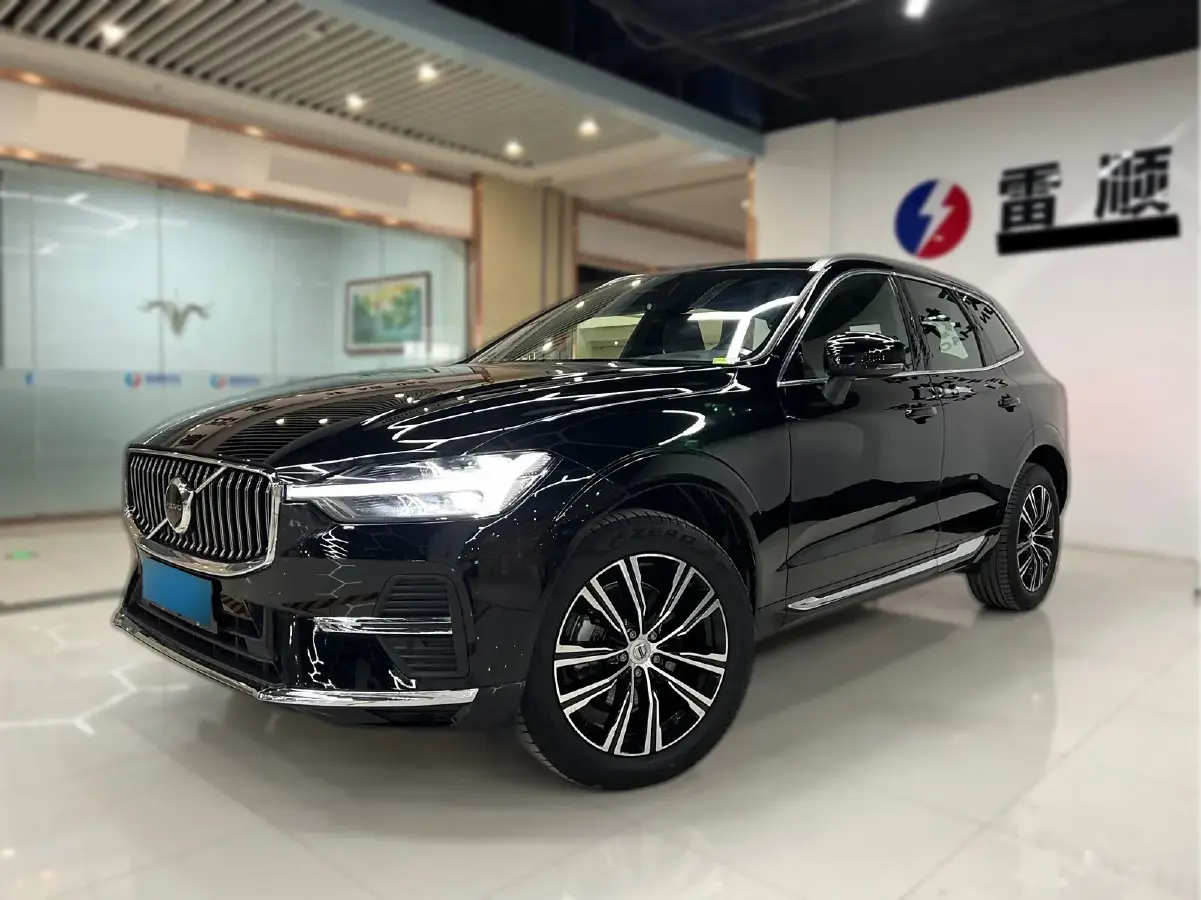 2022 Volvo XC60 2.0T 250HP L4 8AT 2022 Volvo XC60 2.0T 250HP L4 8AT