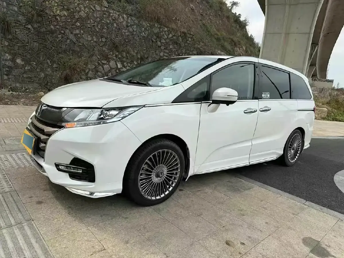 2021 Honda Odyssey 2.0L 146HP L4 E-CVT Hybrid