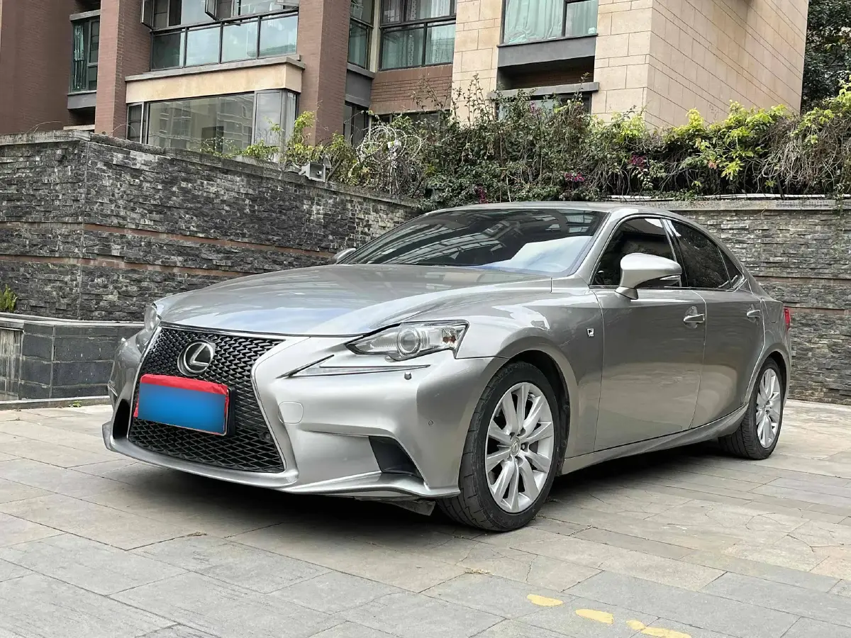 2015 Lexus IS 2.0T 245HP L4 8AT