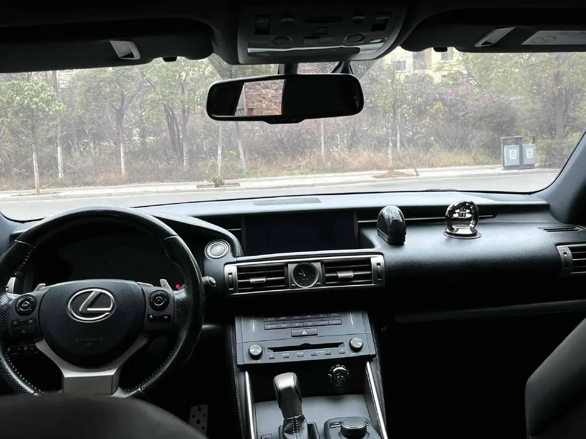 2015 Lexus IS 2.0T 245HP L4 8AT,autocango,china used car exporter,china ev exporter,chinese used car exporter,chinese used ev exporter