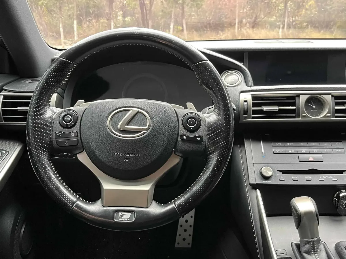 2015 Lexus IS 2.0T 245HP L4 8AT,autocango,china used car exporter,china ev exporter,chinese used car exporter,chinese used ev exporter