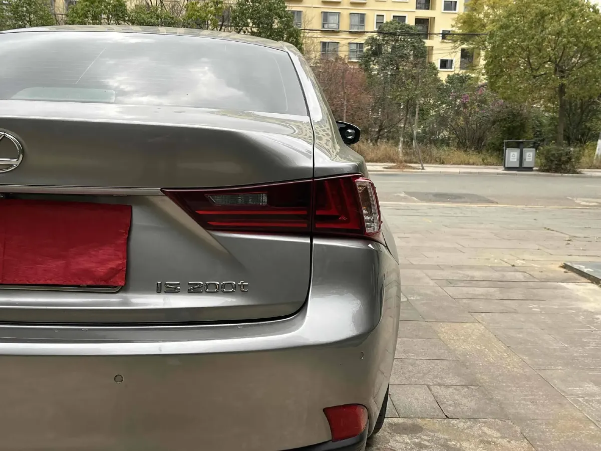 2015 Lexus IS 2.0T 245HP L4 8AT,autocango,china used car exporter,china ev exporter,chinese used car exporter,chinese used ev exporter