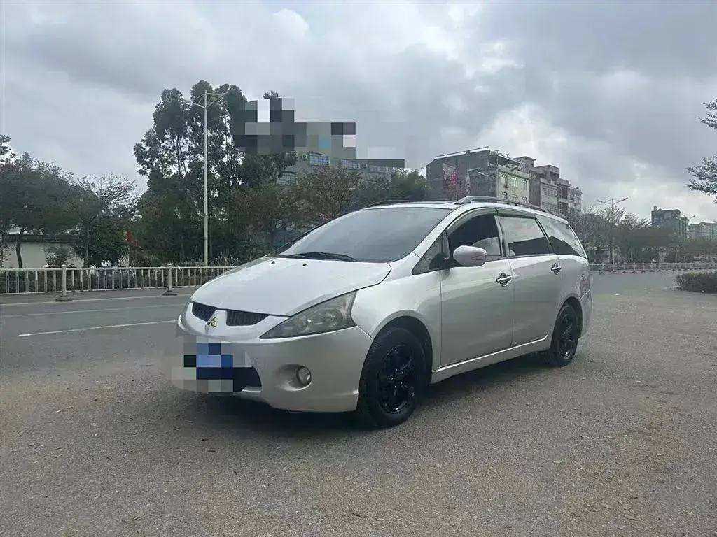 2004 Mitsubishi Grandis 2.4L 165HP L4 4AT