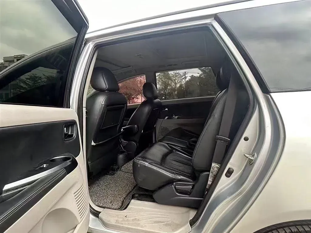 2004 Mitsubishi Grandis 2.4L 165HP L4 4AT,autocango,china used car exporter,china ev exporter,chinese used car exporter,chinese used ev exporter