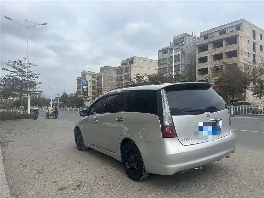 2004 Mitsubishi Grandis 2.4L 165HP L4 4AT,autocango,china used car exporter,china ev exporter,chinese used car exporter,chinese used ev exporter
