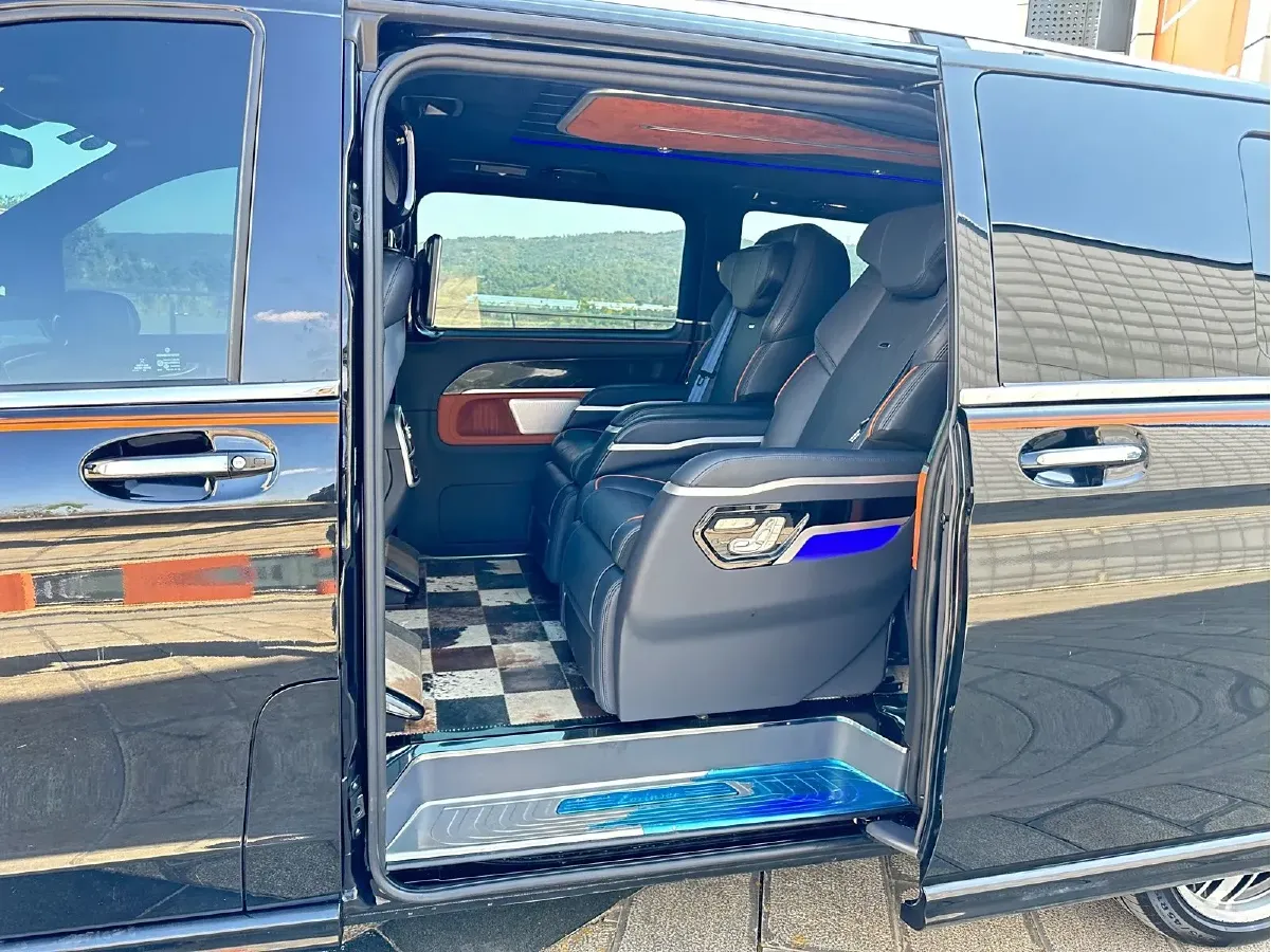 2019 Lorinser VS Series 2.0T 211HP L4 7AT,autocango,china used car exporter,china ev exporter,chinese used car exporter,chinese used ev exporter