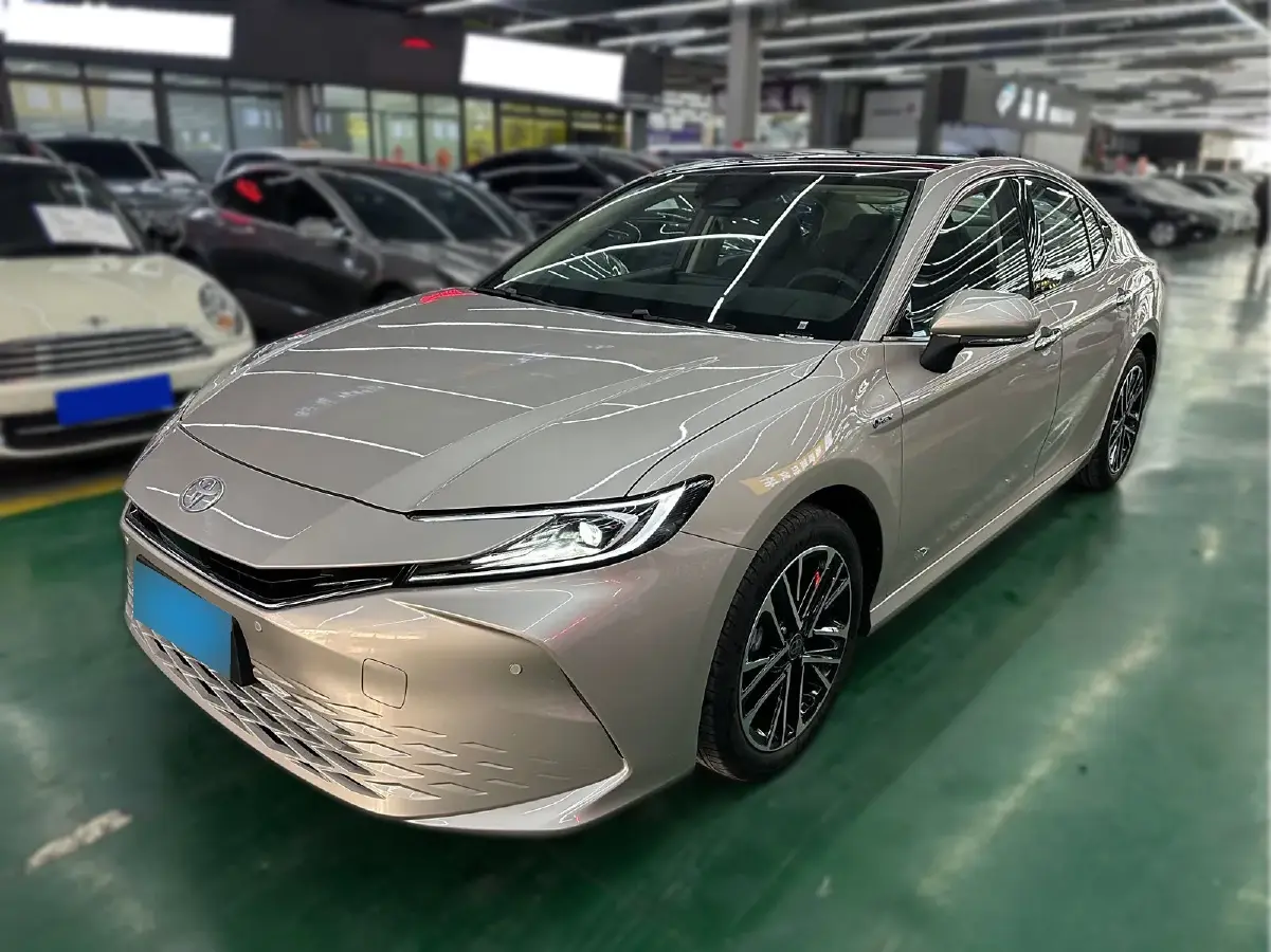 2024 Toyota Camry 2.5L 185HP L4 E-CVT Hybrid