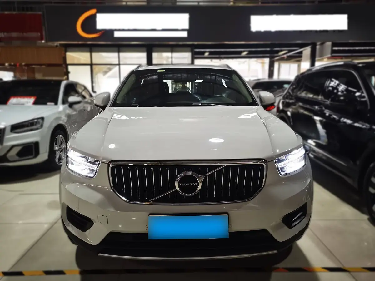 2021 Volvo XC40 2.0T 190HP L4 8AT