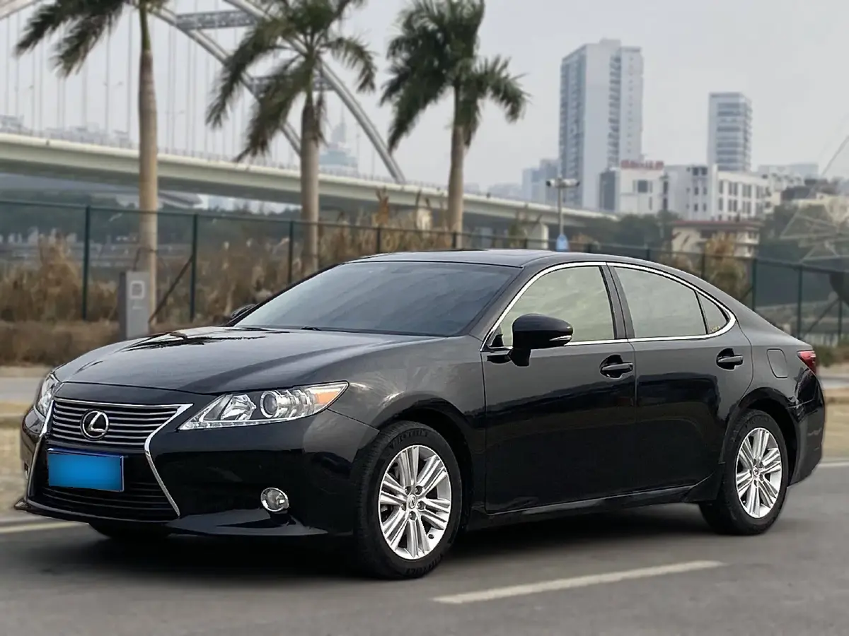 2013 Lexus ES 2.5L 184HP L4 6AT