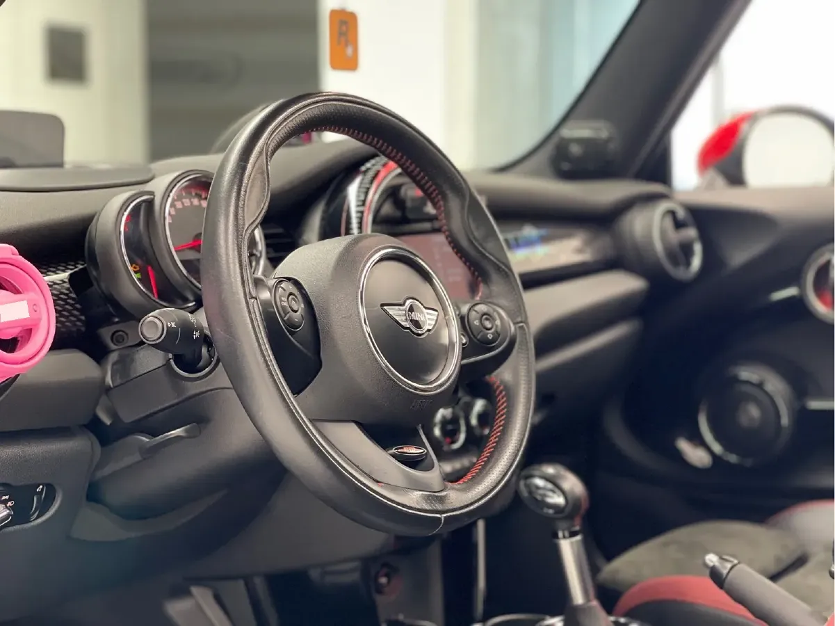 2015 MINI JCW 2.0T 231HP L4 6AT,autocango,china used car exporter,china ev exporter,chinese used car exporter,chinese used ev exporter