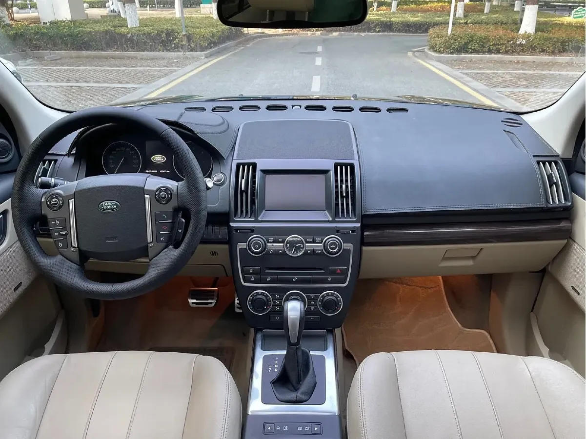 2014 Land Rover Freelander 2 2.2T 190HP L4 6AT,autocango,china used car exporter,china ev exporter,chinese used car exporter,chinese used ev exporter