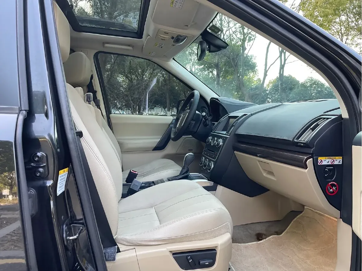 2014 Land Rover Freelander 2 2.2T 190HP L4 6AT,autocango,china used car exporter,china ev exporter,chinese used car exporter,chinese used ev exporter