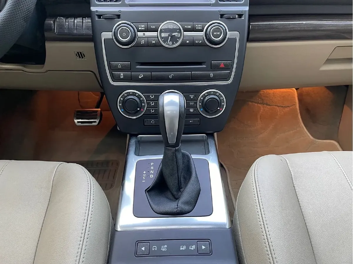 2014 Land Rover Freelander 2 2.2T 190HP L4 6AT,autocango,china used car exporter,china ev exporter,chinese used car exporter,chinese used ev exporter