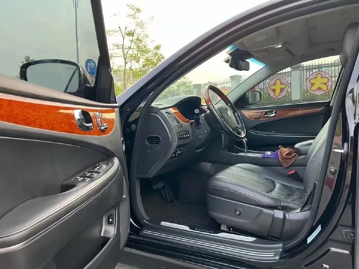 2012 Hyundai Equus 3.8L 335HP V6 8AT,autocango,china used car exporter,china ev exporter,chinese used car exporter,chinese used ev exporter