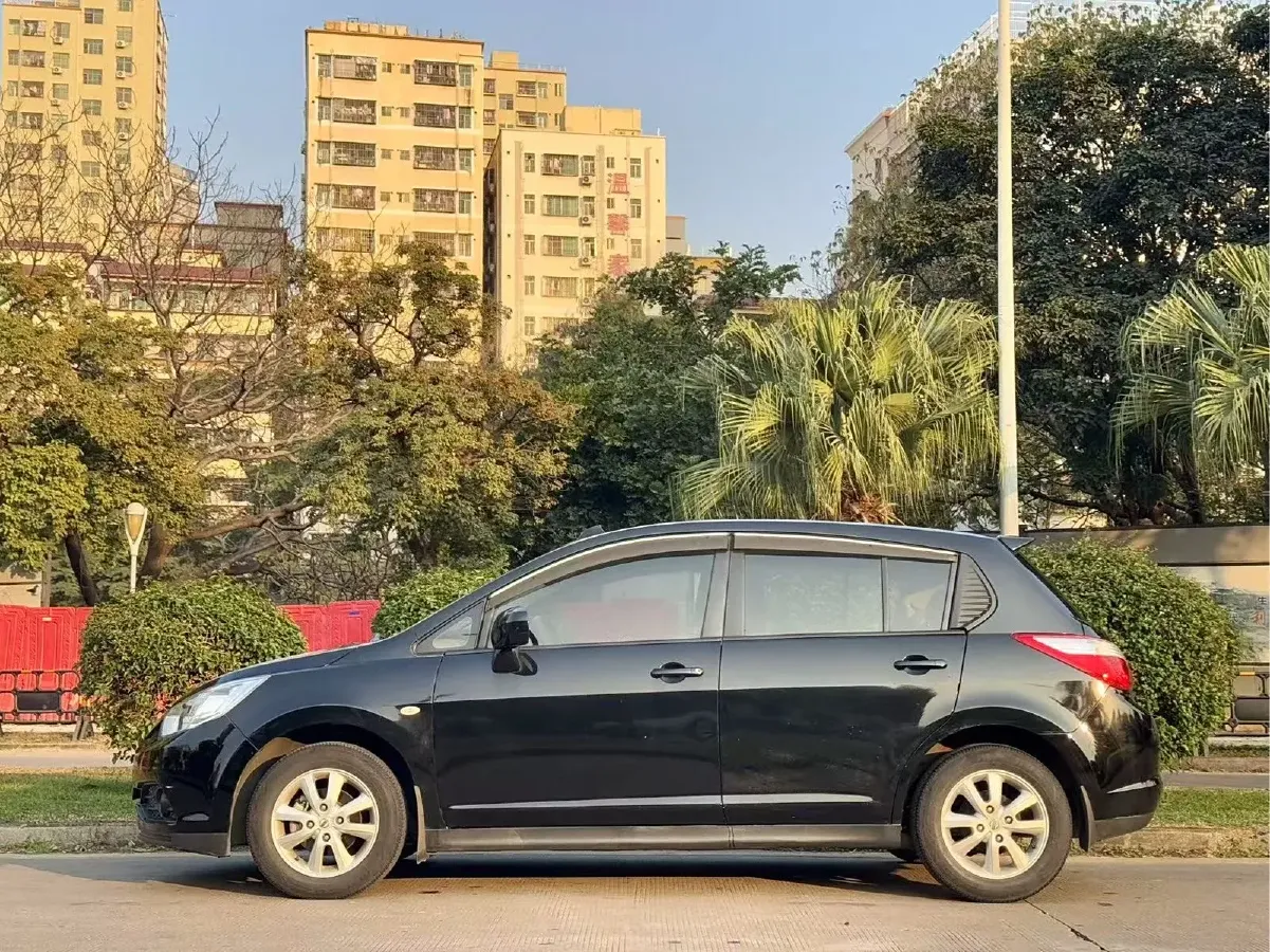 2016 Venucia R50 1.6L 117HP L4 4AT,autocango,china used car exporter,china ev exporter,chinese used car exporter,chinese used ev exporter