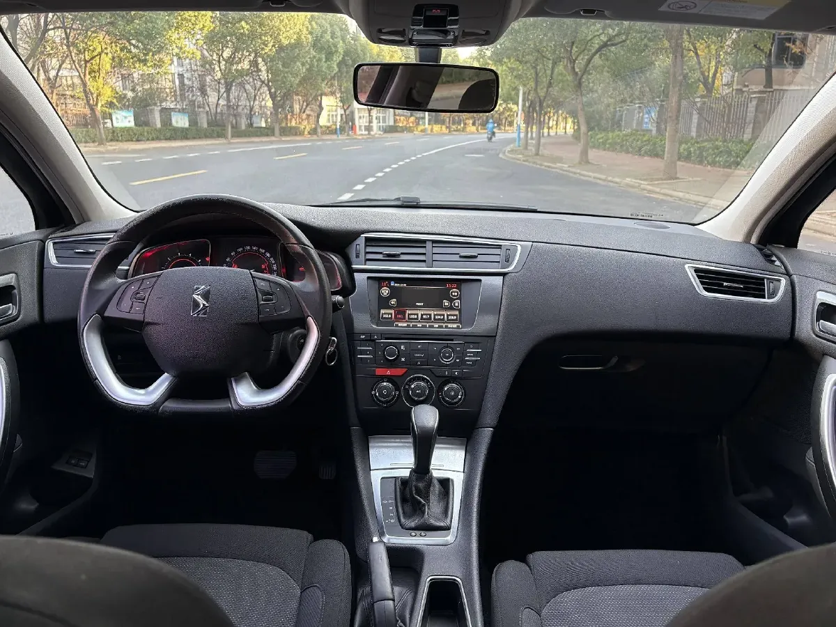 2015 DS 5LS 1.6T 163HP L4 6AT,autocango,china used car exporter,china ev exporter,chinese used car exporter,chinese used ev exporter