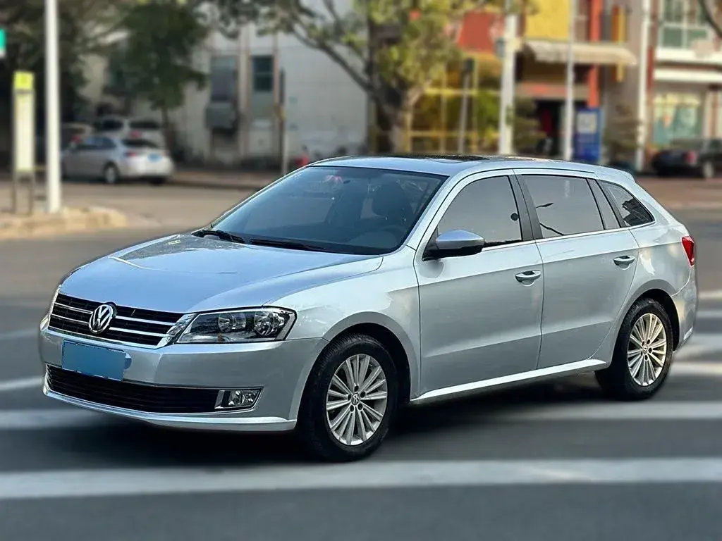 2013 Volkswagen Gran Lavida 1.6L 110HP L4 6AT