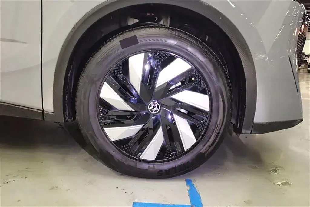 2023 Venucia Grand V DD-i 1.5T 163HP L4 E-CVT PHEV 18.4KWH,autocango,china used car exporter,china ev exporter,chinese used car exporter,chinese used ev exporter