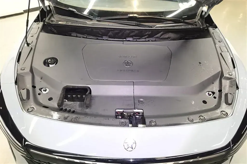 2023 Venucia Grand V DD-i 1.5T 163HP L4 E-CVT PHEV 18.4KWH,autocango,china used car exporter,china ev exporter,chinese used car exporter,chinese used ev exporter