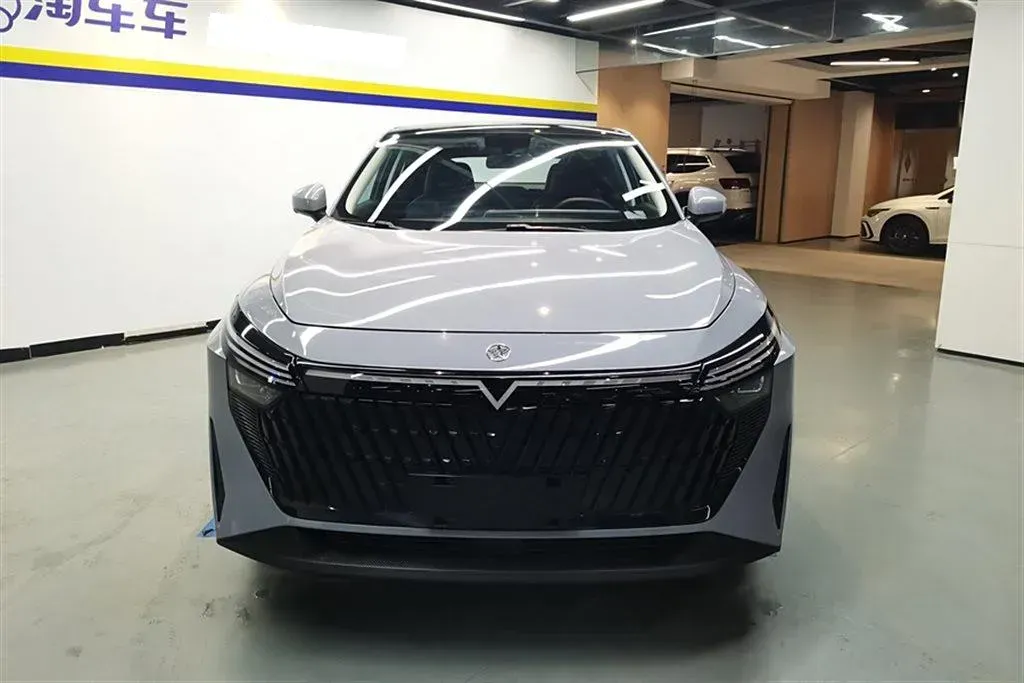 2023 Venucia Grand V DD-i 1.5T 163HP L4 E-CVT PHEV 18.4KWH,autocango,china used car exporter,china ev exporter,chinese used car exporter,chinese used ev exporter