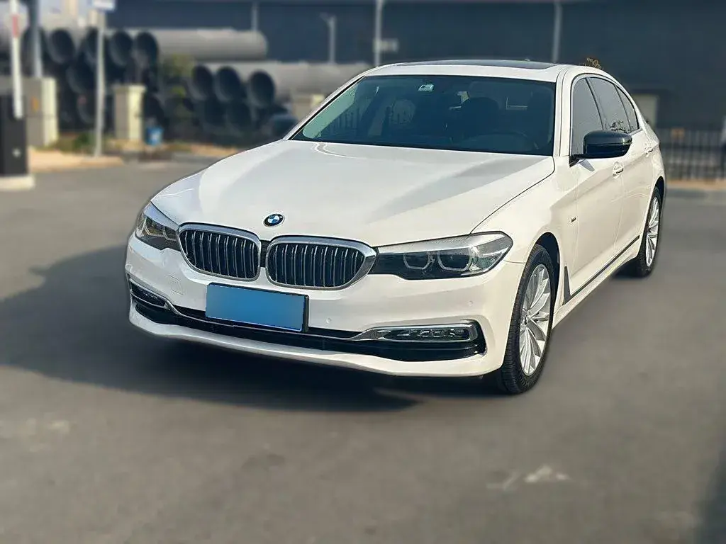 2018 BMW 5 Series 2.0T 252HP L4 8AT