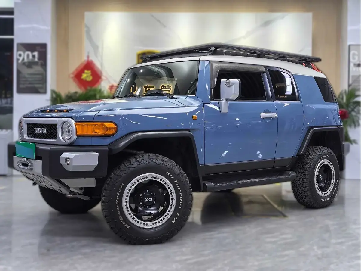 2013 Toyota FJ Cruiser 4.0L 272HP V6 5AT