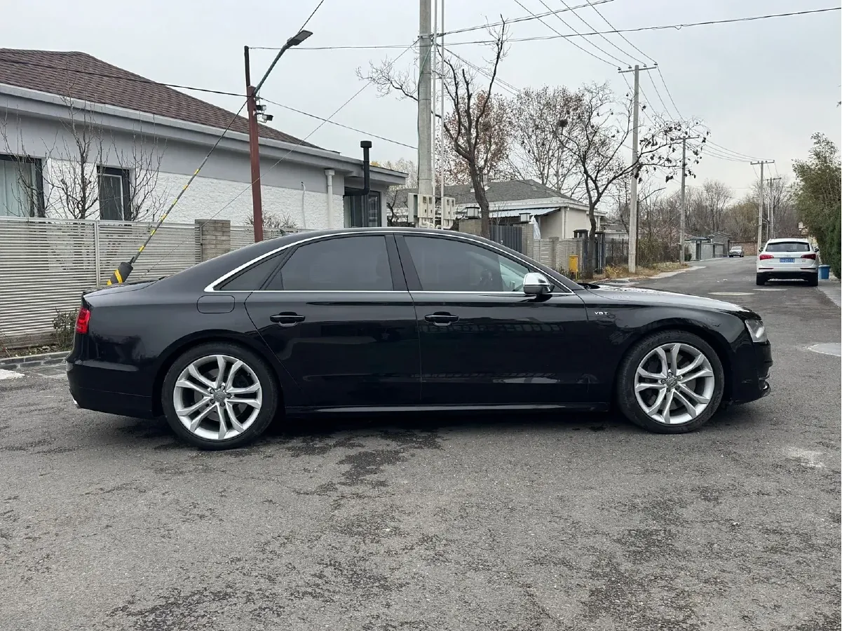 2013 Audi S8 4.0T 520HP V8 8AT,autocango,china used car exporter,china ev exporter,chinese used car exporter,chinese used ev exporter