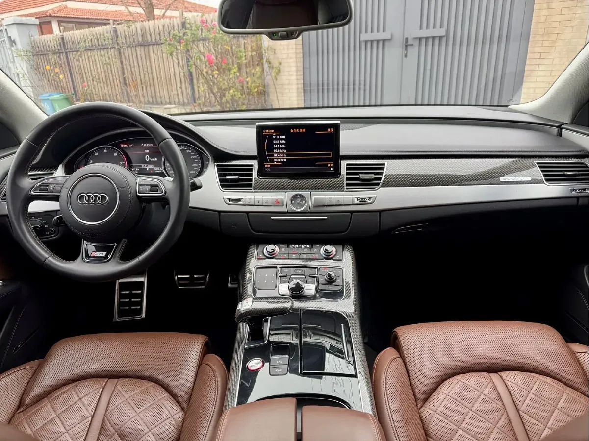 2013 Audi S8 4.0T 520HP V8 8AT,autocango,china used car exporter,china ev exporter,chinese used car exporter,chinese used ev exporter