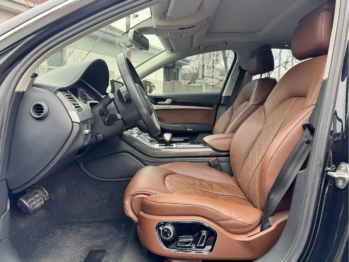 2013 Audi S8 4.0T 520HP V8 8AT,autocango,china used car exporter,china ev exporter,chinese used car exporter,chinese used ev exporter