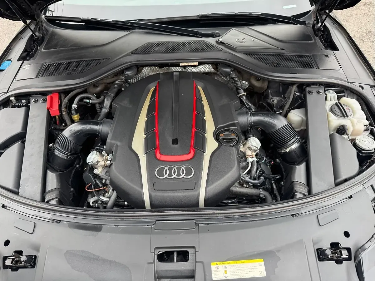 2013 Audi S8 4.0T 520HP V8 8AT,autocango,china used car exporter,china ev exporter,chinese used car exporter,chinese used ev exporter
