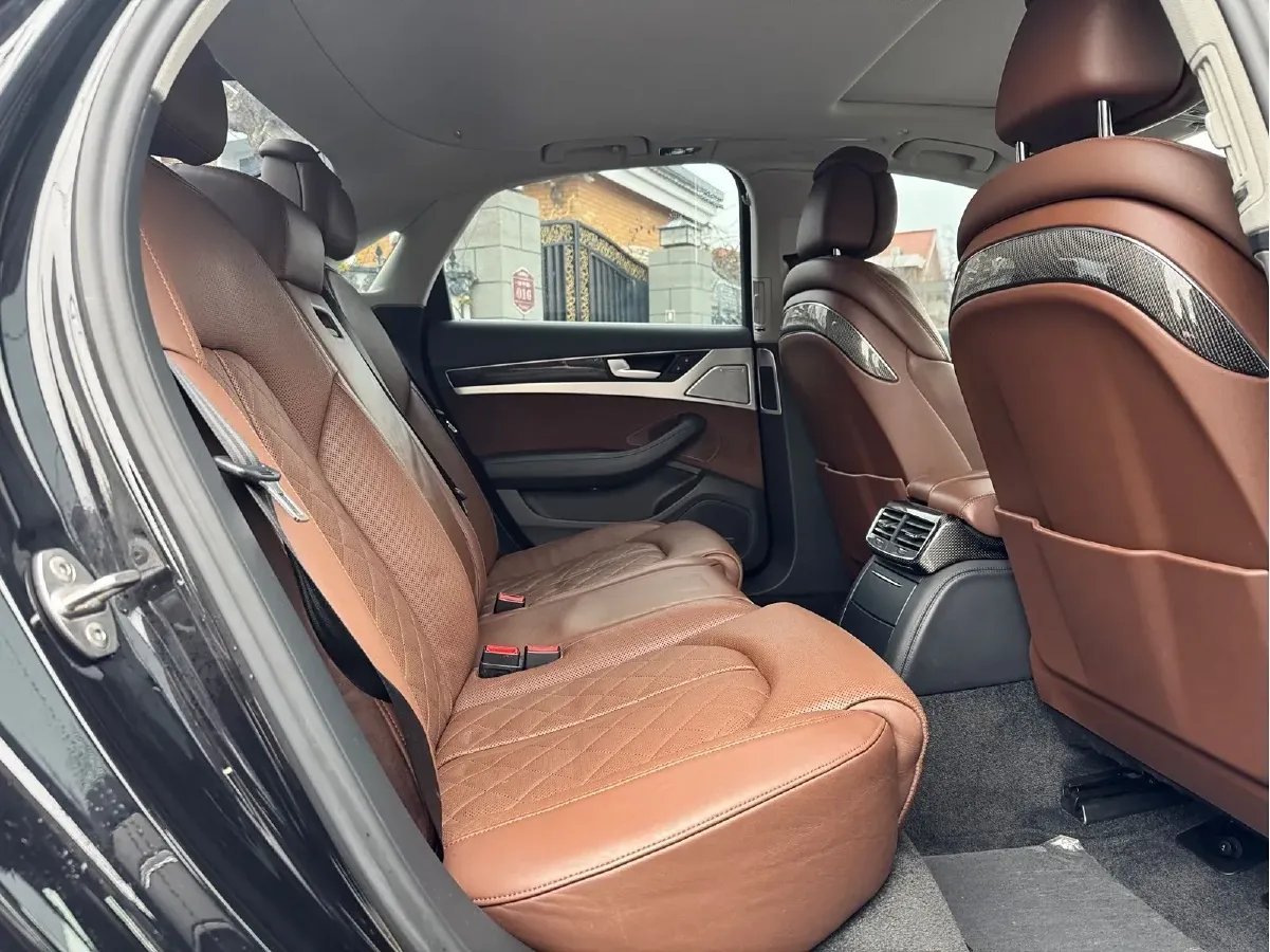 2013 Audi S8 4.0T 520HP V8 8AT,autocango,china used car exporter,china ev exporter,chinese used car exporter,chinese used ev exporter