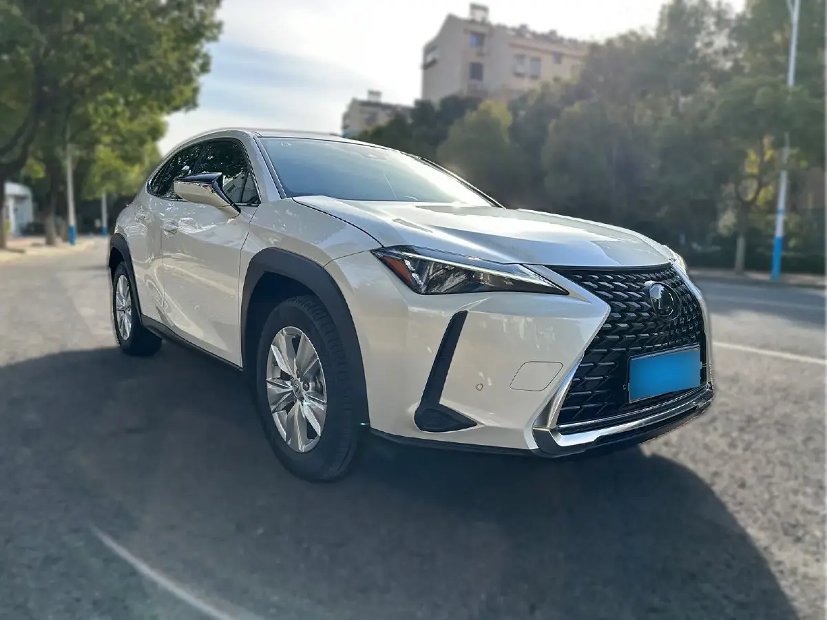 2022 Lexus UX 2.0L 146HP L4 E-CVT Hybrid