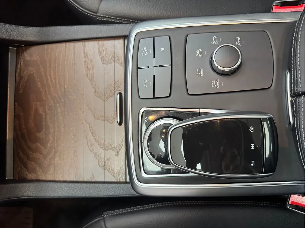 2021 BeiJing BJ90 4.0T 422HP V8 9AT,autocango,china used car exporter,china ev exporter,chinese used car exporter,chinese used ev exporter