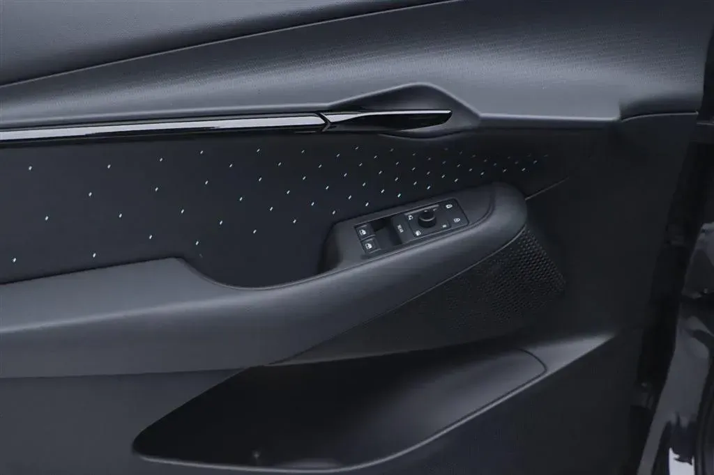 2024 Volkswagen ID.UNYX BEV 80.2KWH,autocango,china used car exporter,china ev exporter,chinese used car exporter,chinese used ev exporter