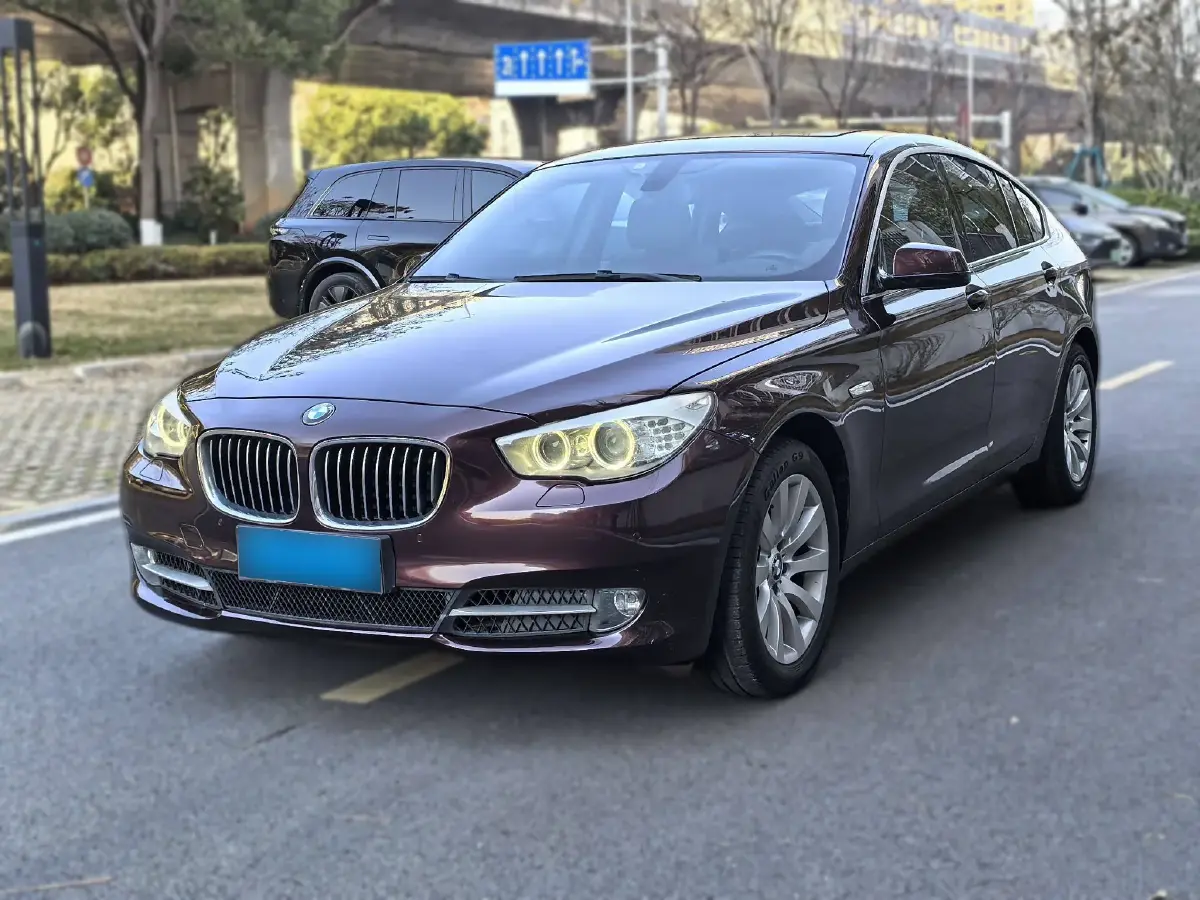 2013 BMW 5 Series GT 3.0T 306HP L6 8AT