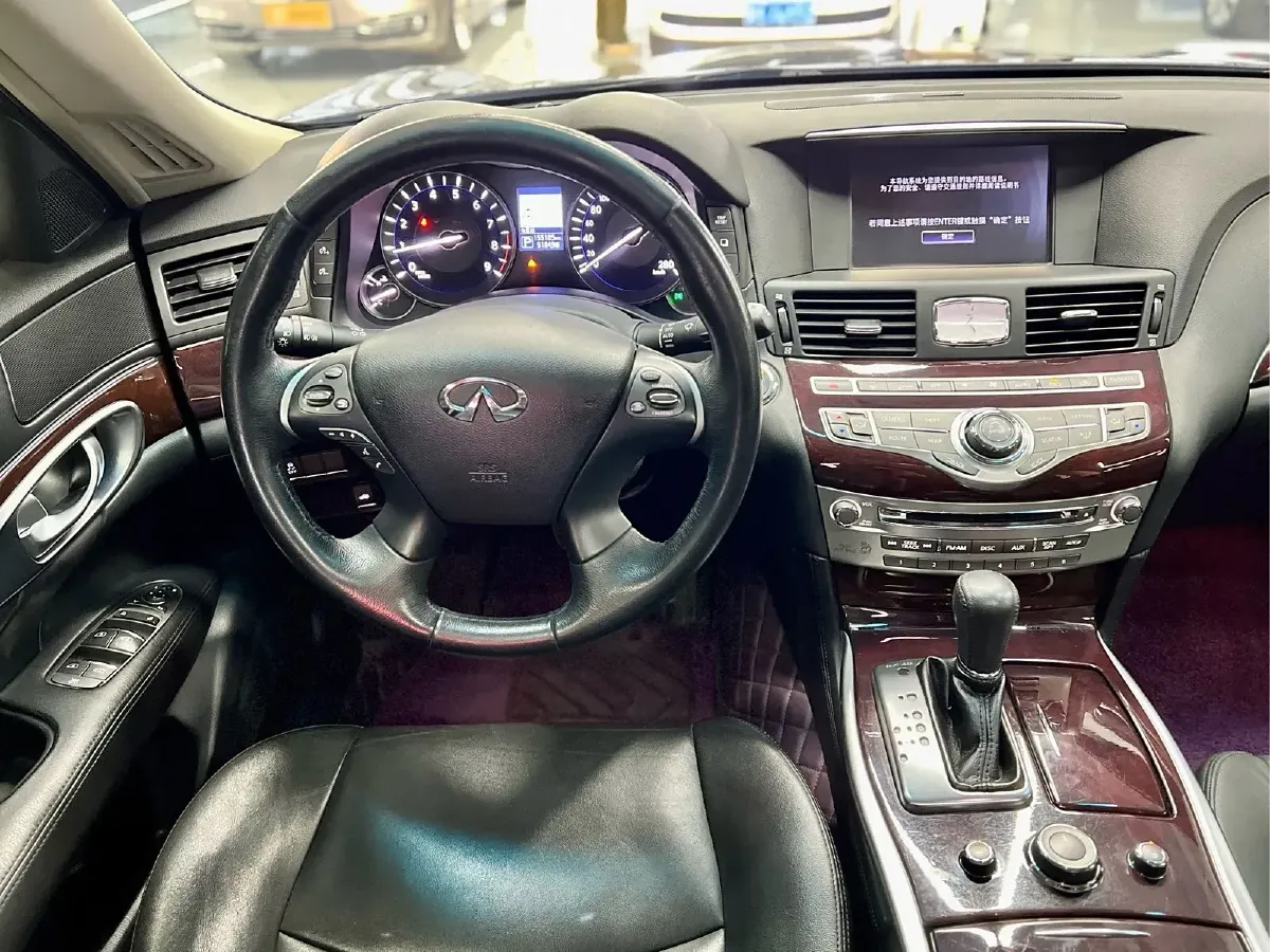 2017 Infiniti Q70 2.5L 222HP V6 7AT,autocango,china used car exporter,china ev exporter,chinese used car exporter,chinese used ev exporter