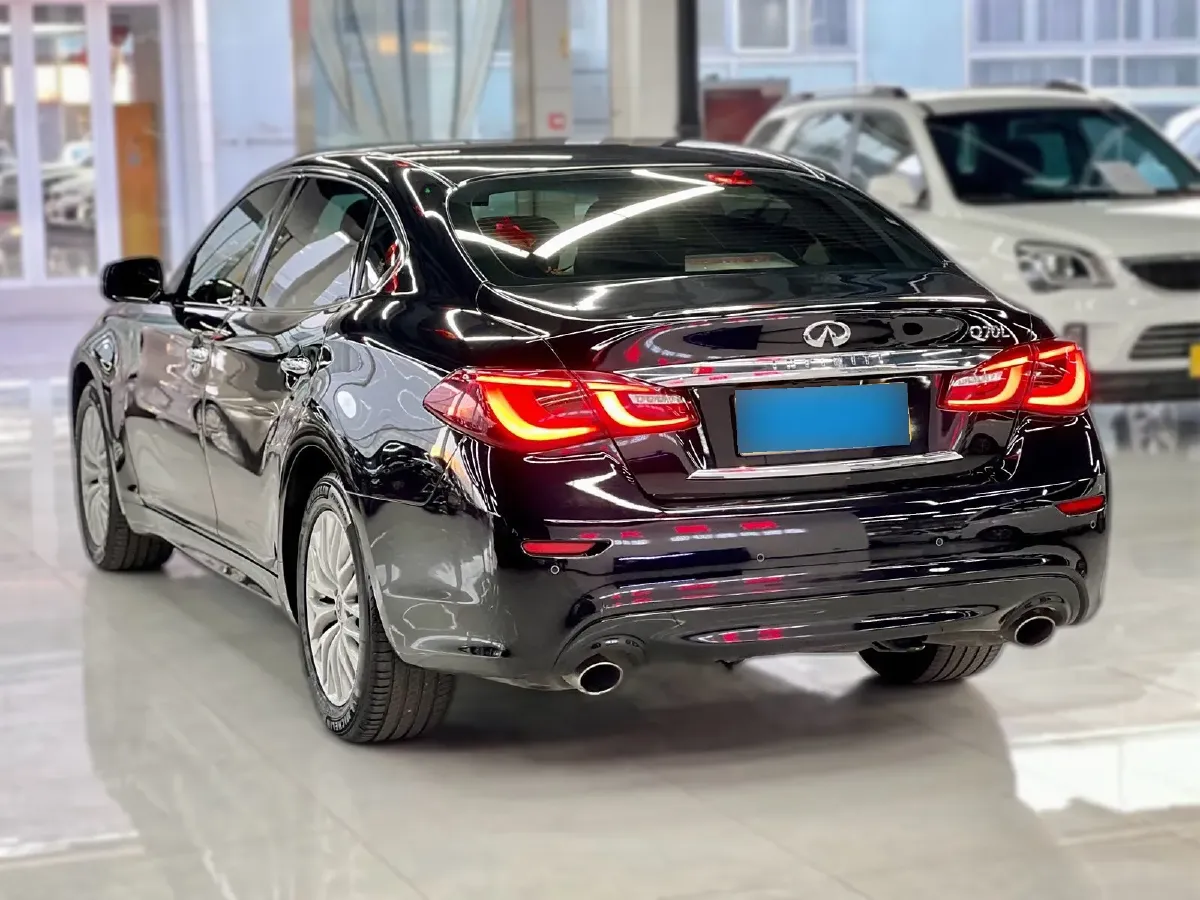 2017 Infiniti Q70 2.5L 222HP V6 7AT,autocango,china used car exporter,china ev exporter,chinese used car exporter,chinese used ev exporter