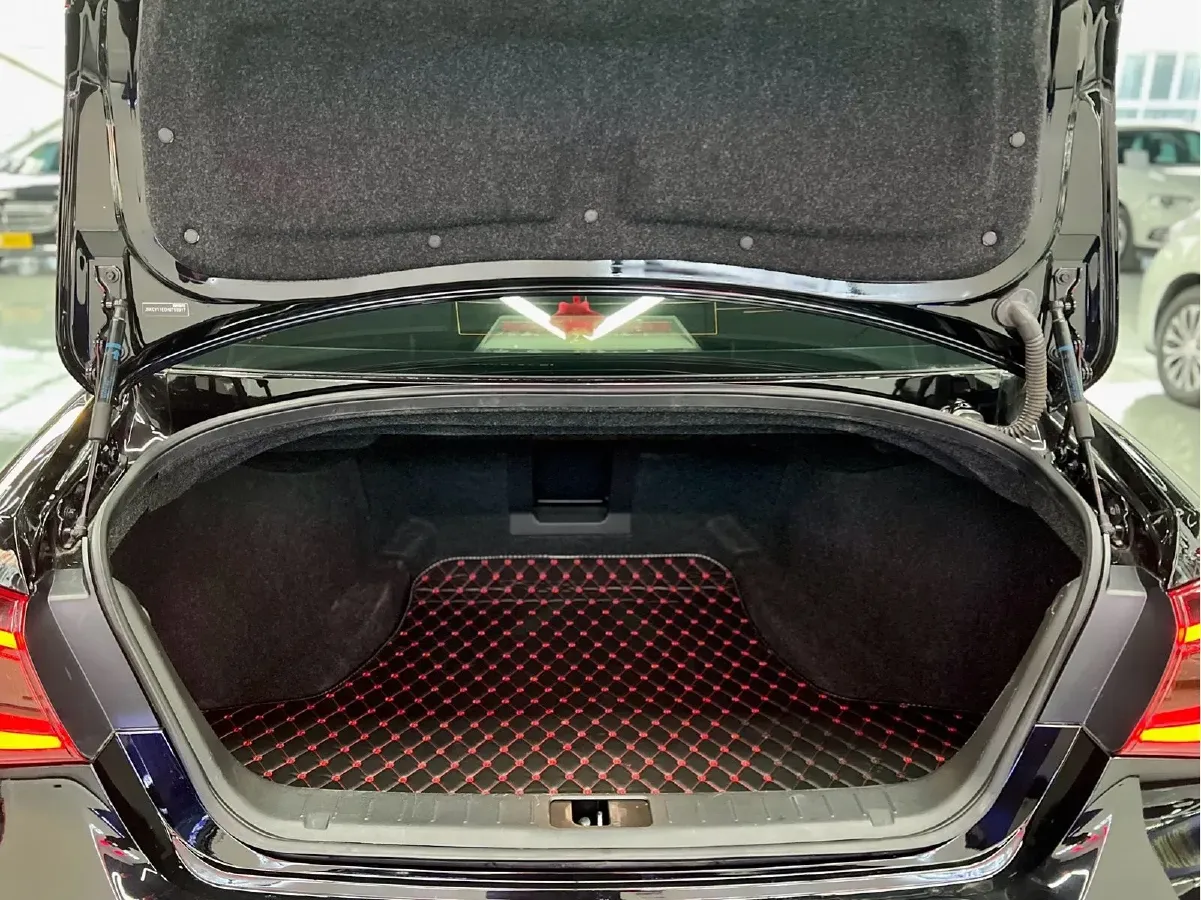 2017 Infiniti Q70 2.5L 222HP V6 7AT,autocango,china used car exporter,china ev exporter,chinese used car exporter,chinese used ev exporter