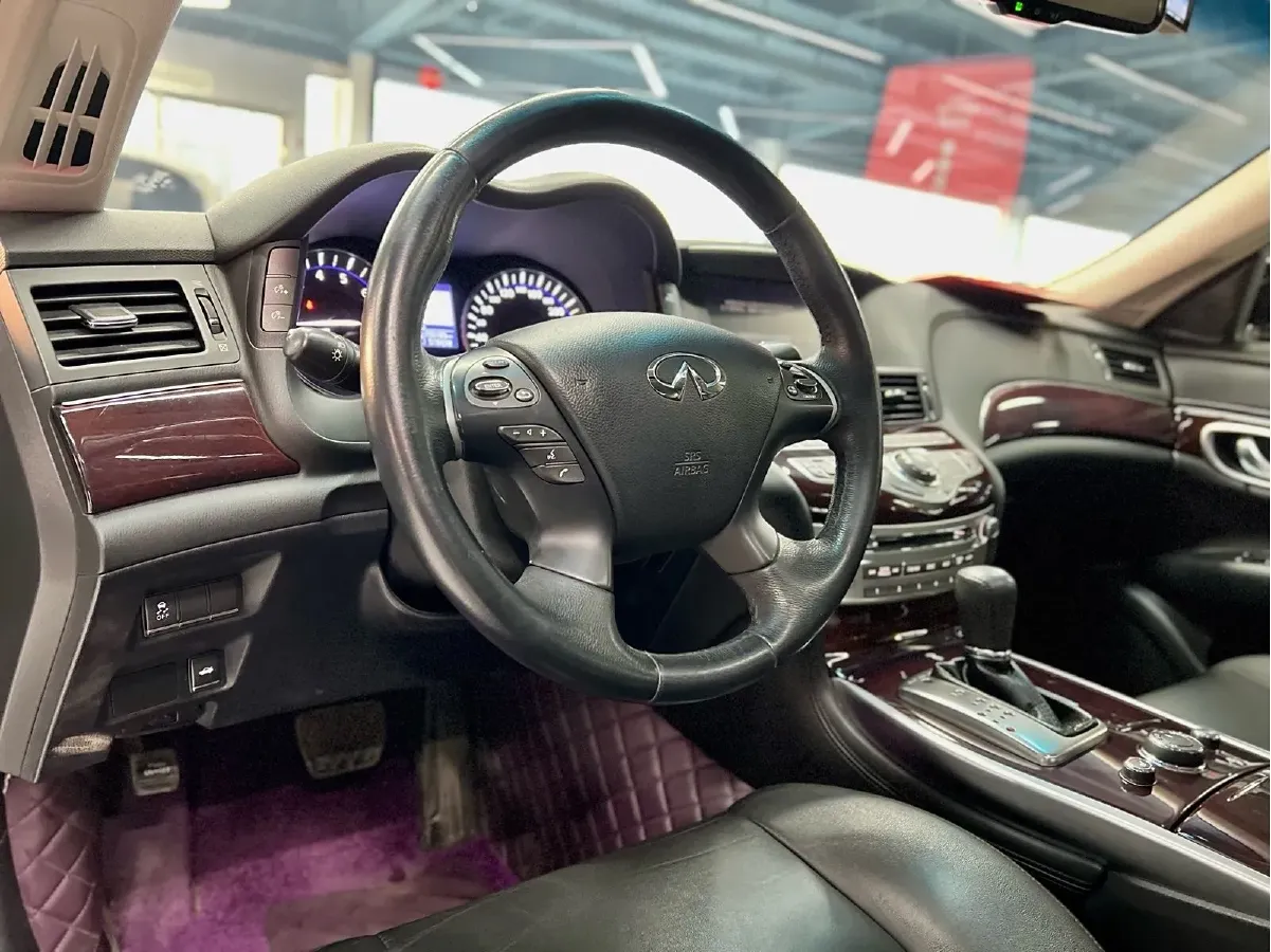 2017 Infiniti Q70 2.5L 222HP V6 7AT,autocango,china used car exporter,china ev exporter,chinese used car exporter,chinese used ev exporter